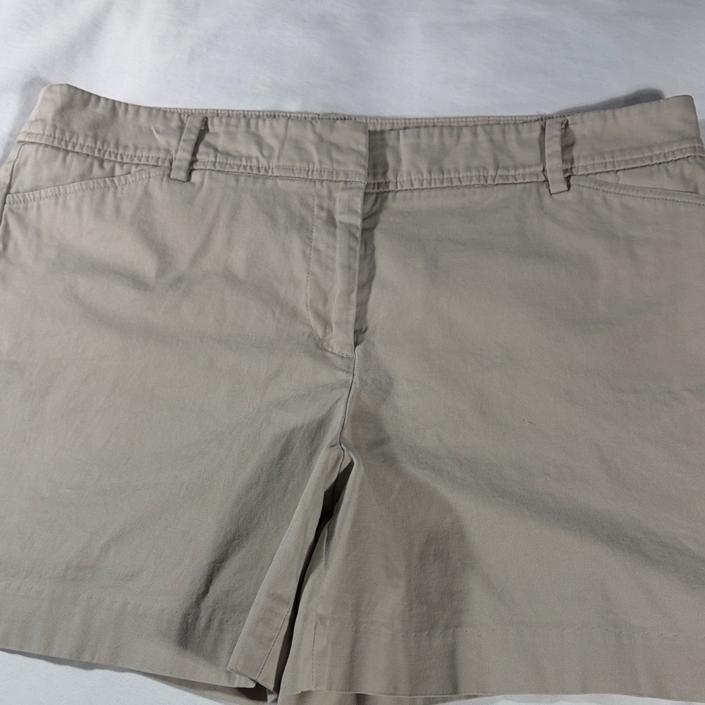 Talbots womens stone khaki Perfect Short flat front 5" Bermuda shorts - size 10